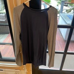 Men’s Lululemon Black and Gray Long Sleeve Shirt